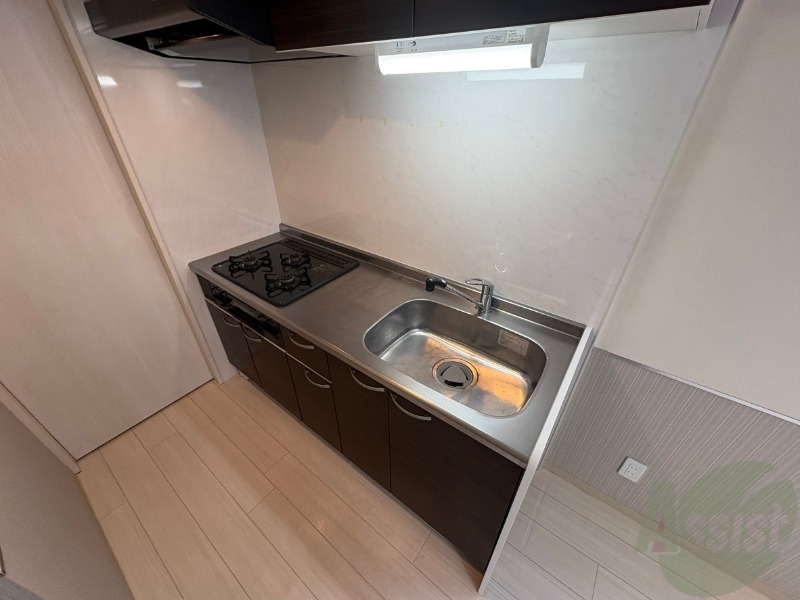 キッチン　システムキッチンでグリルもついているのでお魚も焼けますね。