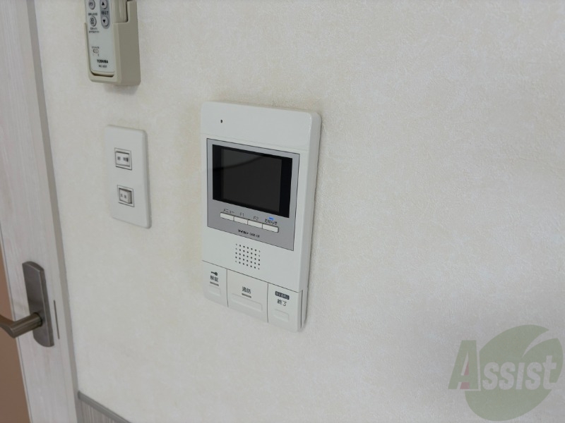 セキュリティ　ＴＶモニター付インターホンです。来客者の顔が見えるので安心！