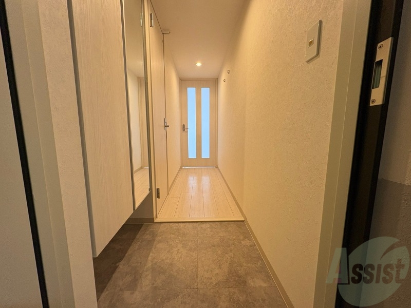 玄関　玄関です。白を基調としていて清潔感があります！