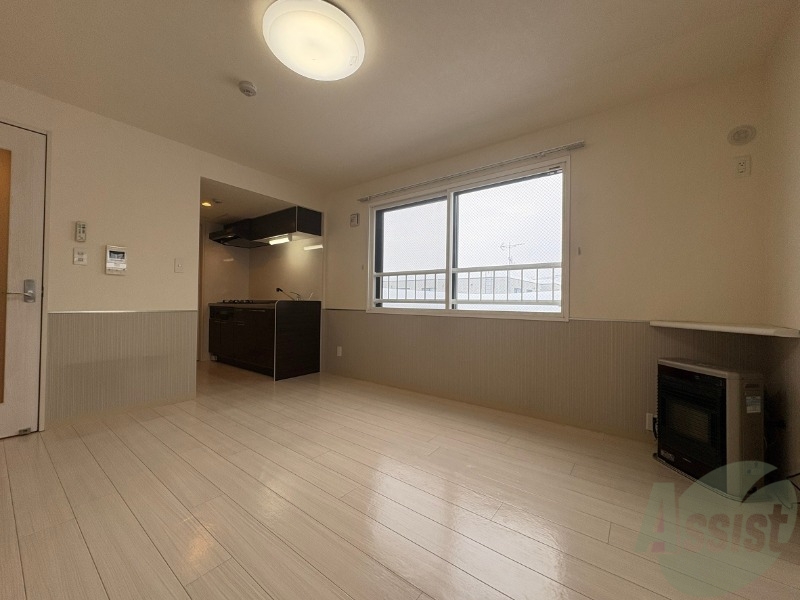 居室・リビング　広くてキレイなお部屋が広がっていて、充実した生活が送れそう。