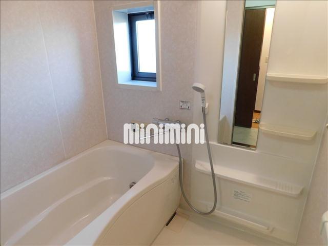 バス・シャワールーム　追い焚きバス、浴室乾燥機付き