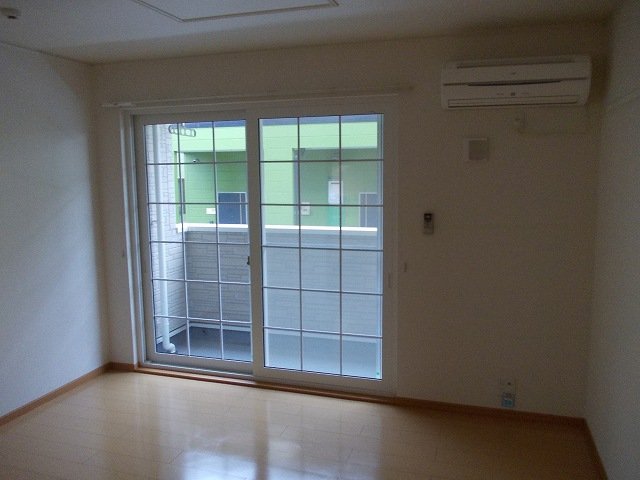 居室・リビング　こちらのリビングで趣味の時間をお楽しみください