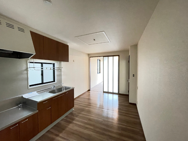 居室・リビング　縦長のリビング