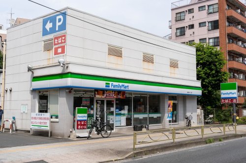 コンビニ　ファミリーマート 練馬北町一丁目店（コンビニ）まで1050m