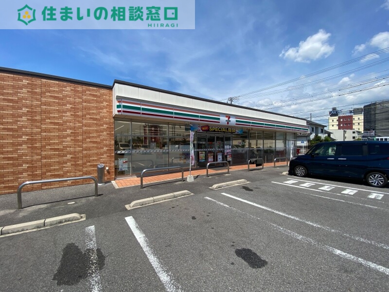 コンビニ　セブンイレブン西尾法光寺町店（コンビニ）まで1124m