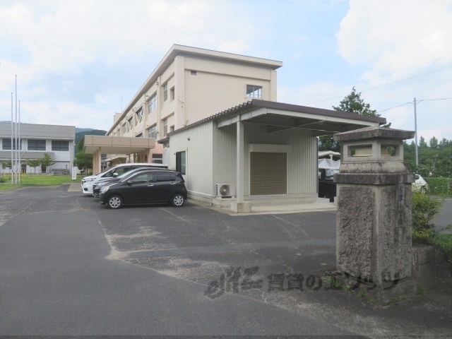 小学校　吉津小学校（小学校）まで3100m