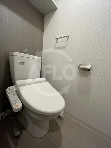 トイレ　サムティ西長堀リバーフロント　温水洗浄便座