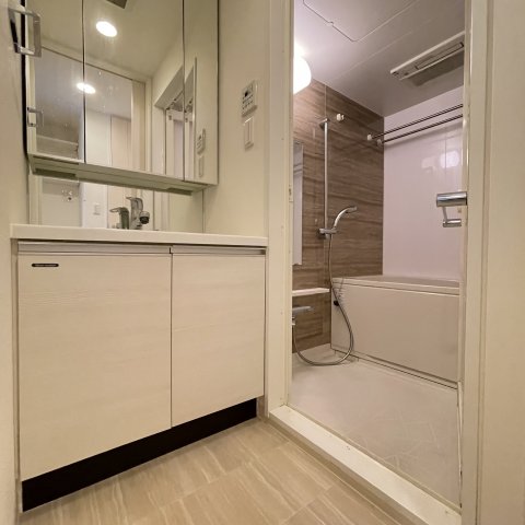 洗面設備　同仕様タイプです