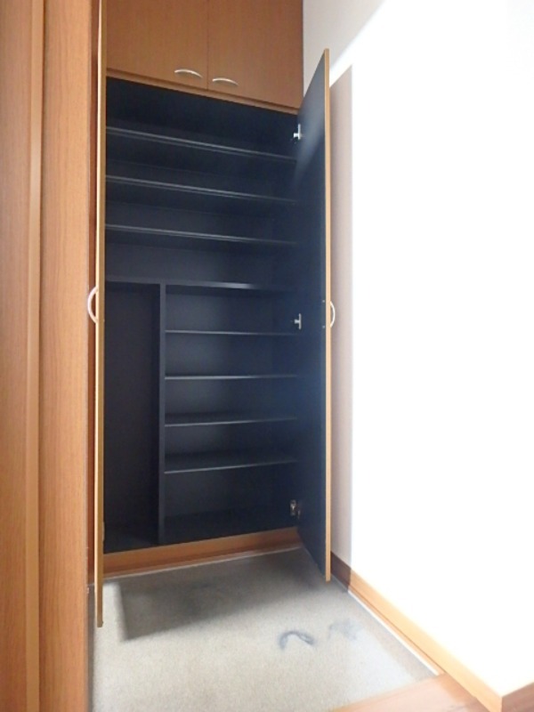 玄関　図面と現状に相違がある場合には現状を優先