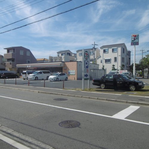 コンビニ　セブンイレブン　若草町2丁目（コンビニ）まで621m