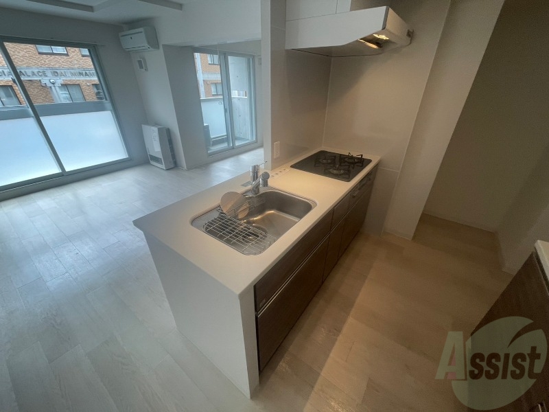 キッチン　洗い場が大きくて洗い物もしやすそうです。