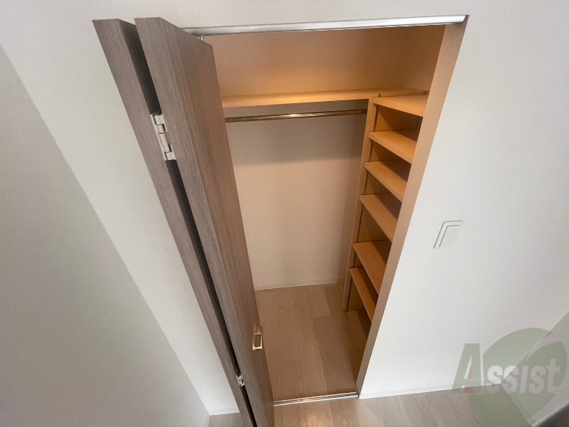 収納　寝室の収納です。部屋がすっきり片付きます。