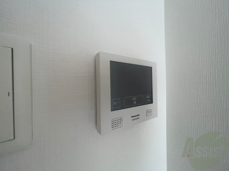 セキュリティ　ＴＶモニター付インターホンです。来客者の顔が見えるので安心！