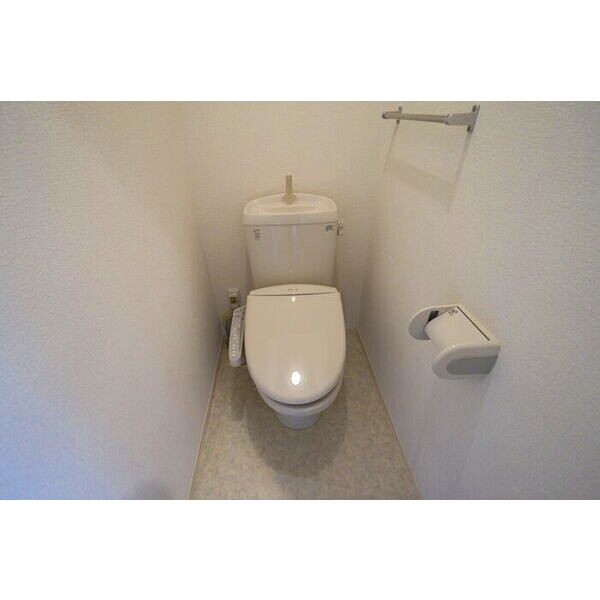 トイレ　室内写真は別部屋の写真です。