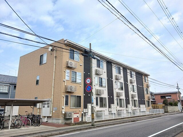 建物外観　外観は落ち着いています