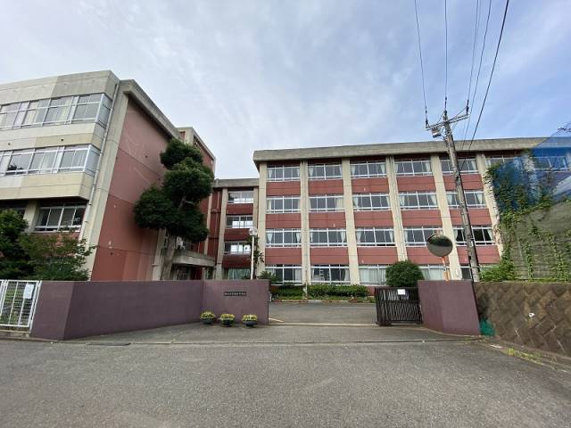 中学校　藤沢市立高倉中学校（中学校）まで601m