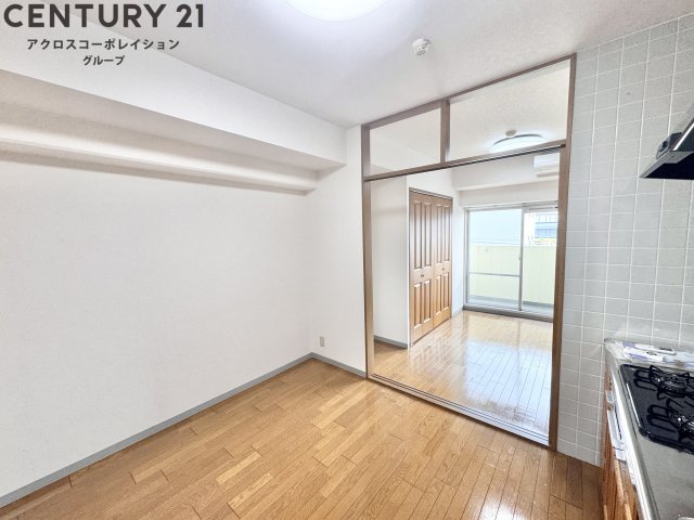 居室・リビング　こちらの居間で趣味の時間をお楽しみください