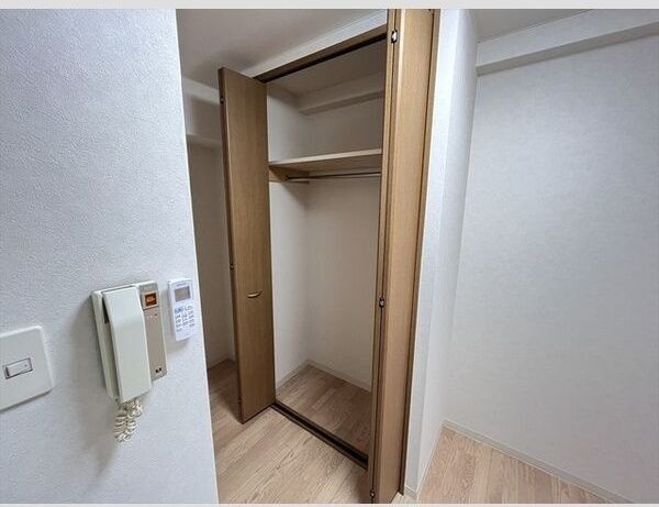 収納　※写真は別号室です。
