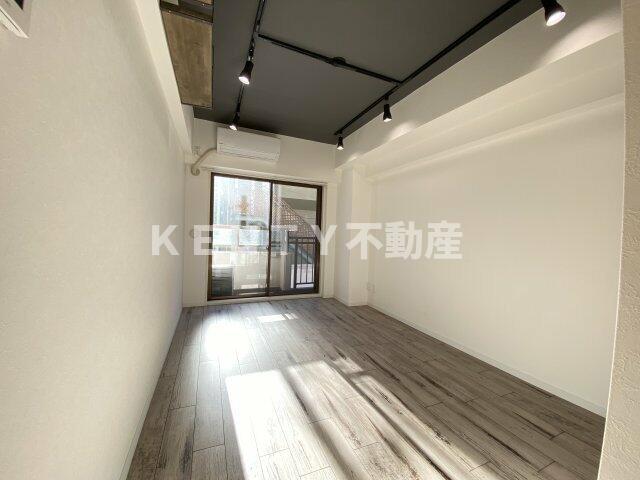 居室・リビング　こちらのリビングで趣味の時間をお楽しみください