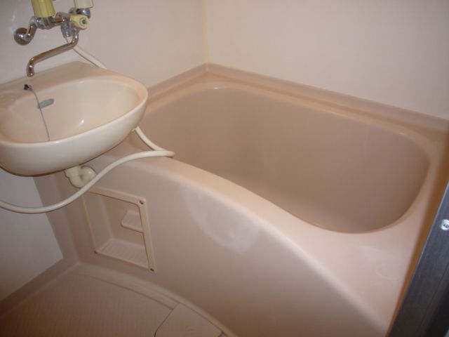 バス・シャワールーム　バス・トイレ別です。