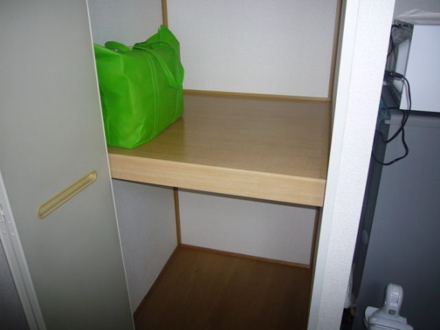 収納　奥行のある押入れです。