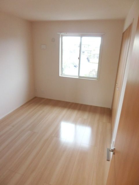 その他部屋・スペース　大きな窓で日当たりも良いです。
