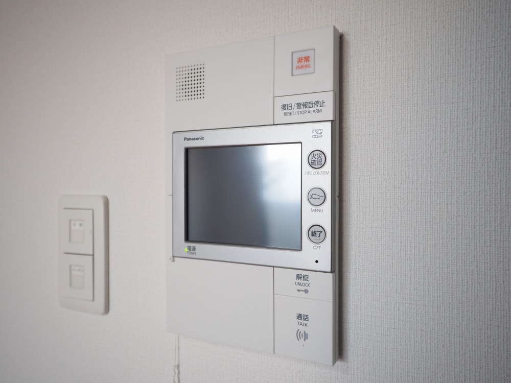 セキュリティ　モニター付きインターホンです