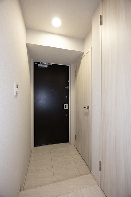 玄関　※写真は同タイプ住戸です。
