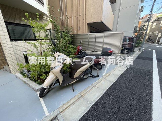 駐車場　バイク置き場