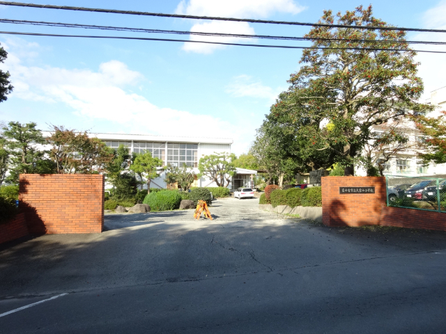 小学校　富士宮市立大富士小学校（小学校）まで1413m