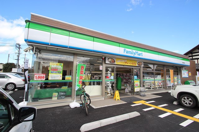 コンビニ　ファミリーマート（コンビニ）まで290m