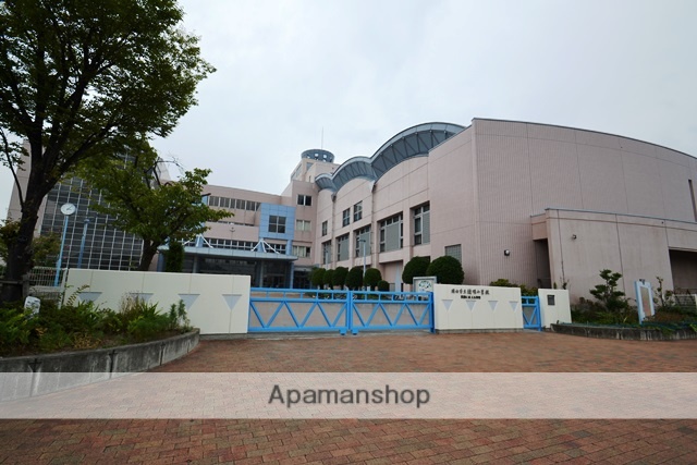 小学校　岡山市立操明小学校（小学校）まで544m