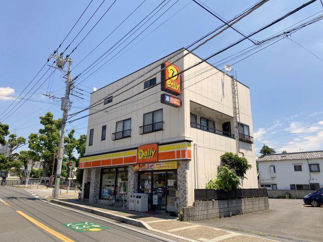 コンビニ　デイリーヤマザキ（コンビニ）まで240m
