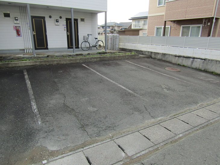 駐車場　敷地内駐車場もあります♪