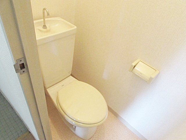 トイレ　※同建物の類似写真となります。