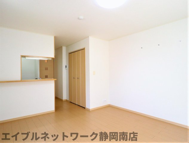 その他設備　こちらのリビングで趣味の時間をお楽しみください