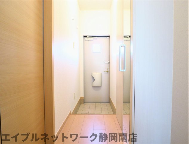 玄関　落ち着いた玄関です