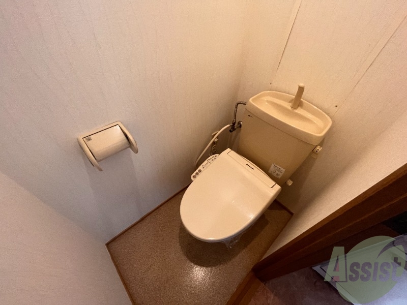 トイレ　トイレはウォシュレット付きです。シャワートイレは嬉しいですね