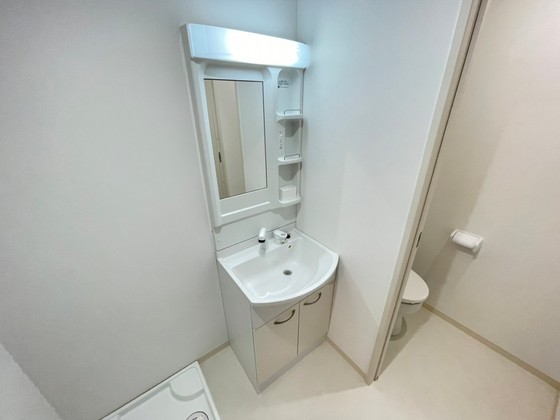 洗面設備　※別の部屋の写真です