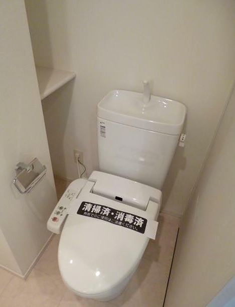 トイレ　※同仕様写真