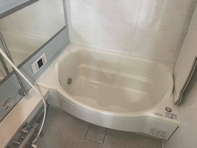 バス・シャワールーム　同じ間取りの別の部屋写真です