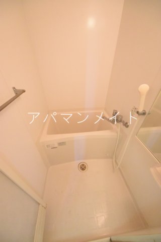 バス・シャワールーム　こちらで疲れを癒してください