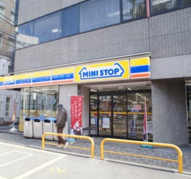 コンビニ　ミニストップ 南大塚２丁目店（コンビニ）まで157m