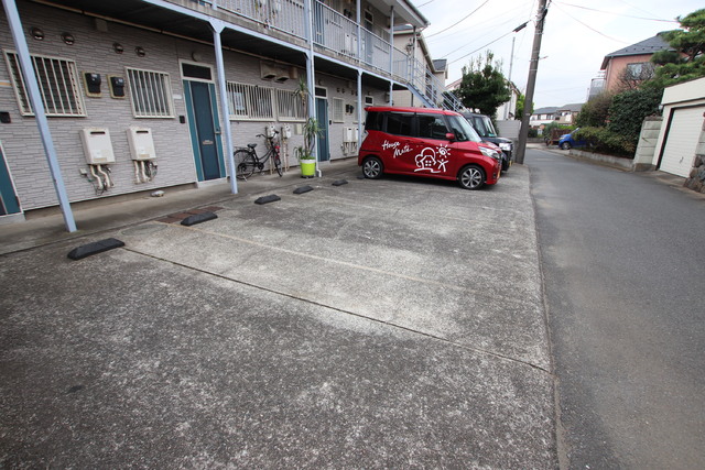駐車場　敷地内駐車場（要空き確認）