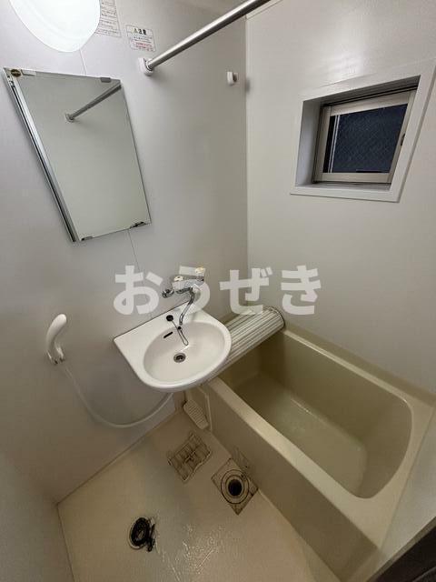 バス・シャワールーム　?