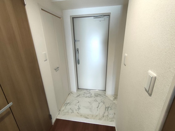 玄関　※別部屋の写真です