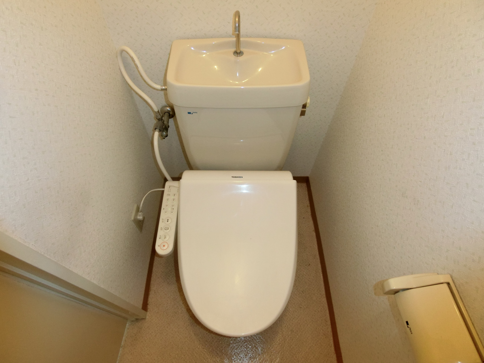 トイレ　温水洗浄機付です☆