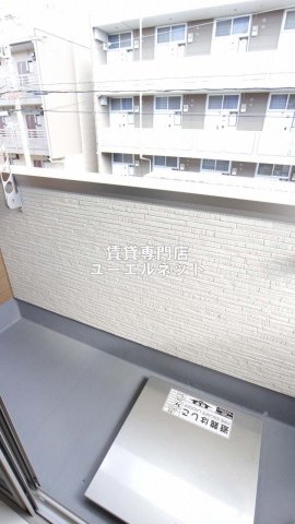 バルコニー　バルコニー付きで採光＆風通し良好！