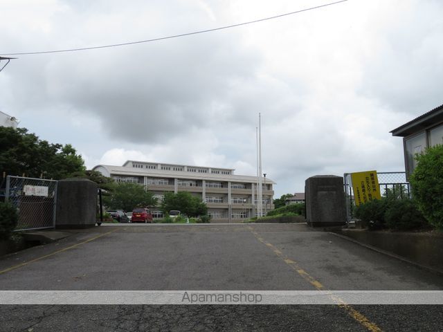中学校　熊本市立下益城城南中学校（中学校）まで511m