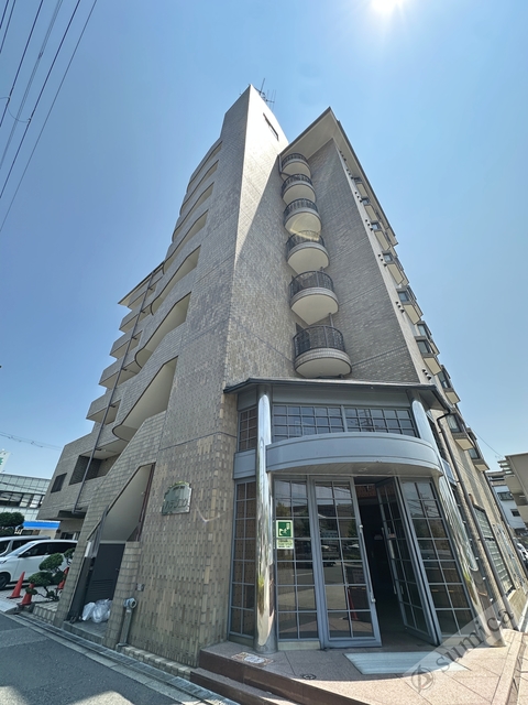建物外観　鉄筋コンクリート造・ガッチリとした建物です♪